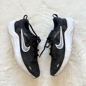 Nike girls shoes size 5.5 Y